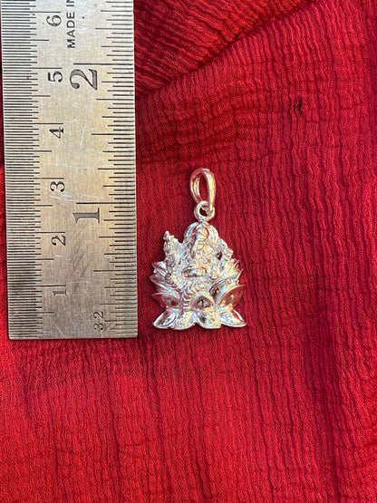 92.5 Silver Ganesha Sitting on Lotus Design Pendant for Men & Women – Traditional Temple Style
