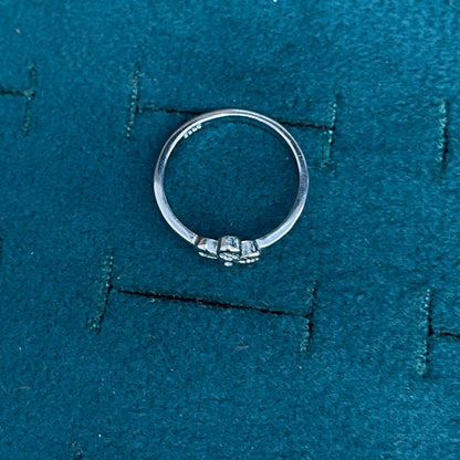 92.5 Sterling Silver Three-Petal CZ & Plain Silver Clover Flower Finger Ring