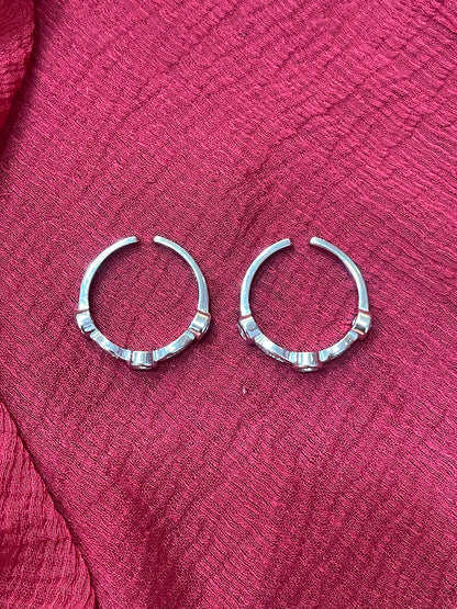 Silver Classy Toe Rings