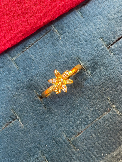 92.5 silver gold plated flower ring size 17