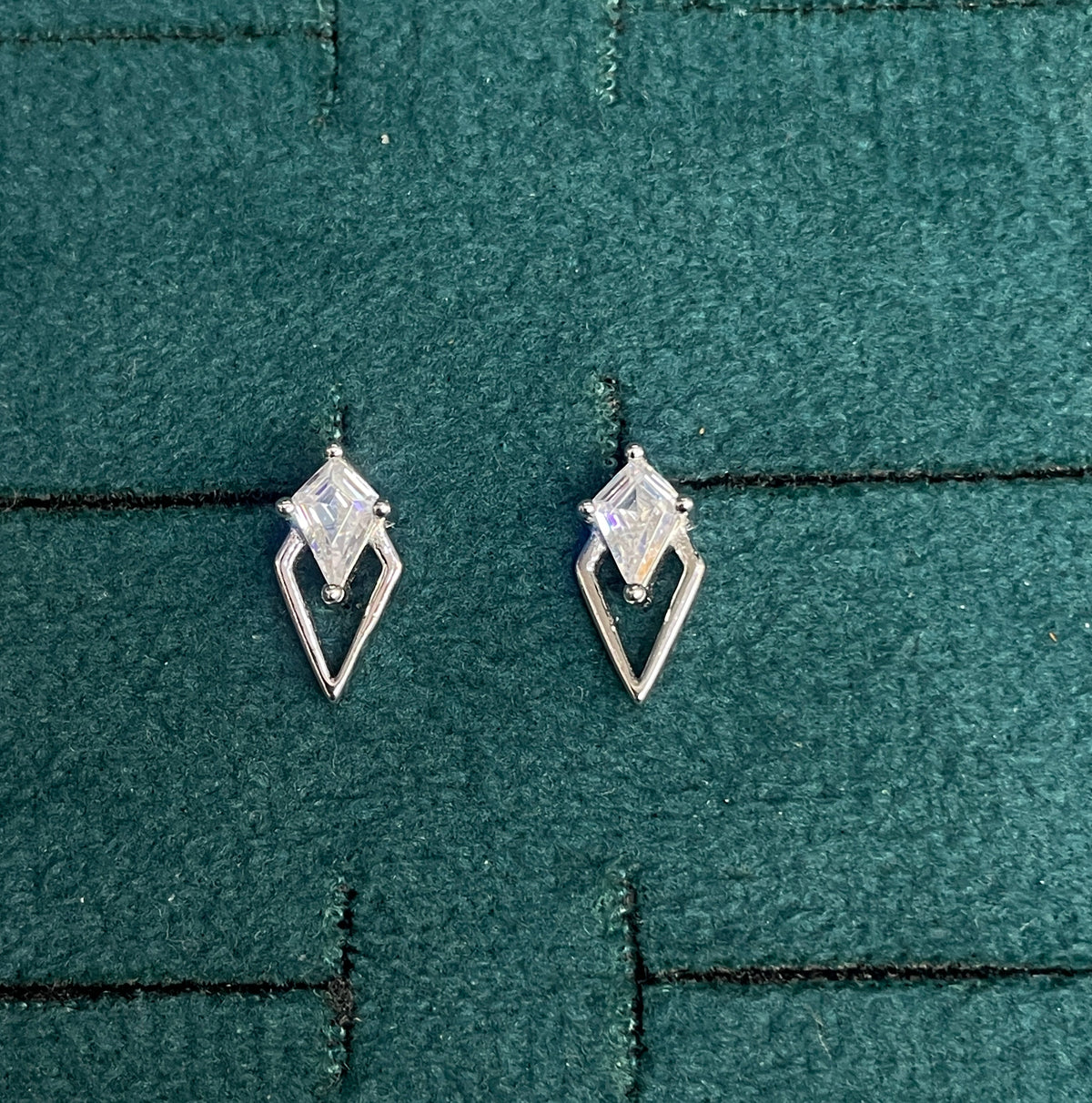92.5 Silver Clear Stone Kite Studs Pair