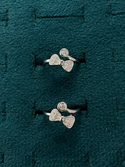 92.5 Silver Bow Stone Adjustable Toe Rings for Women | Pavé Bow & Solitaire Design