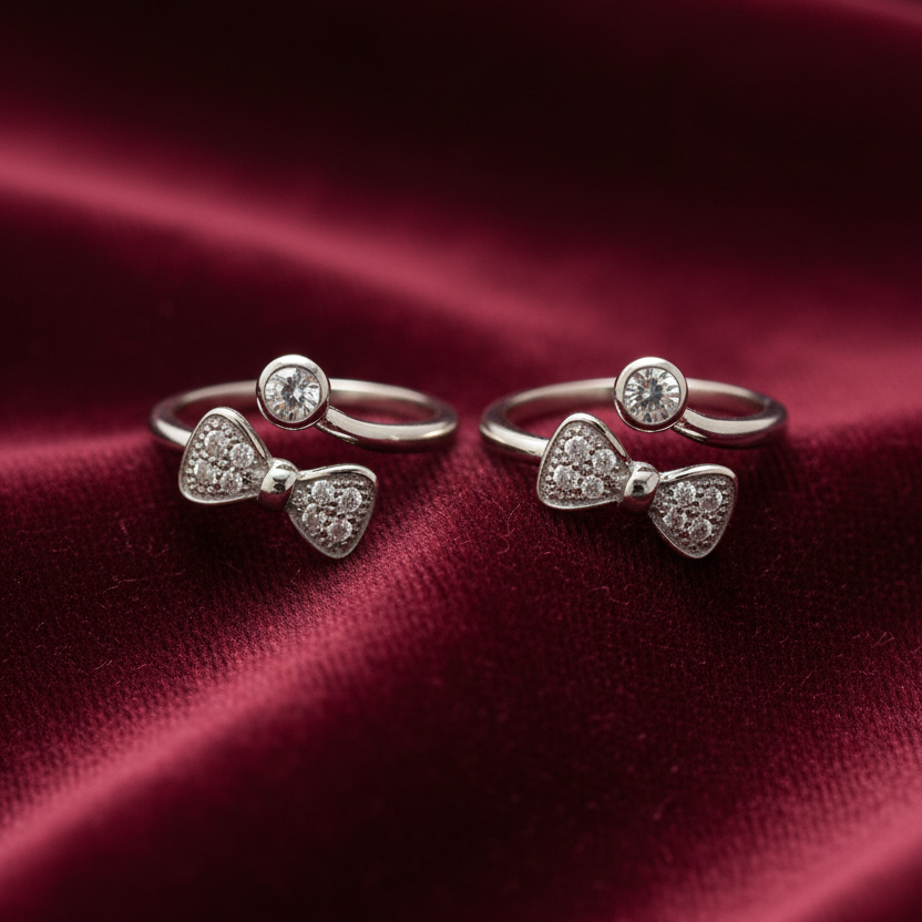 92.5 Silver Bow Stone Adjustable Toe Rings for Women | Pavé Bow & Solitaire Design