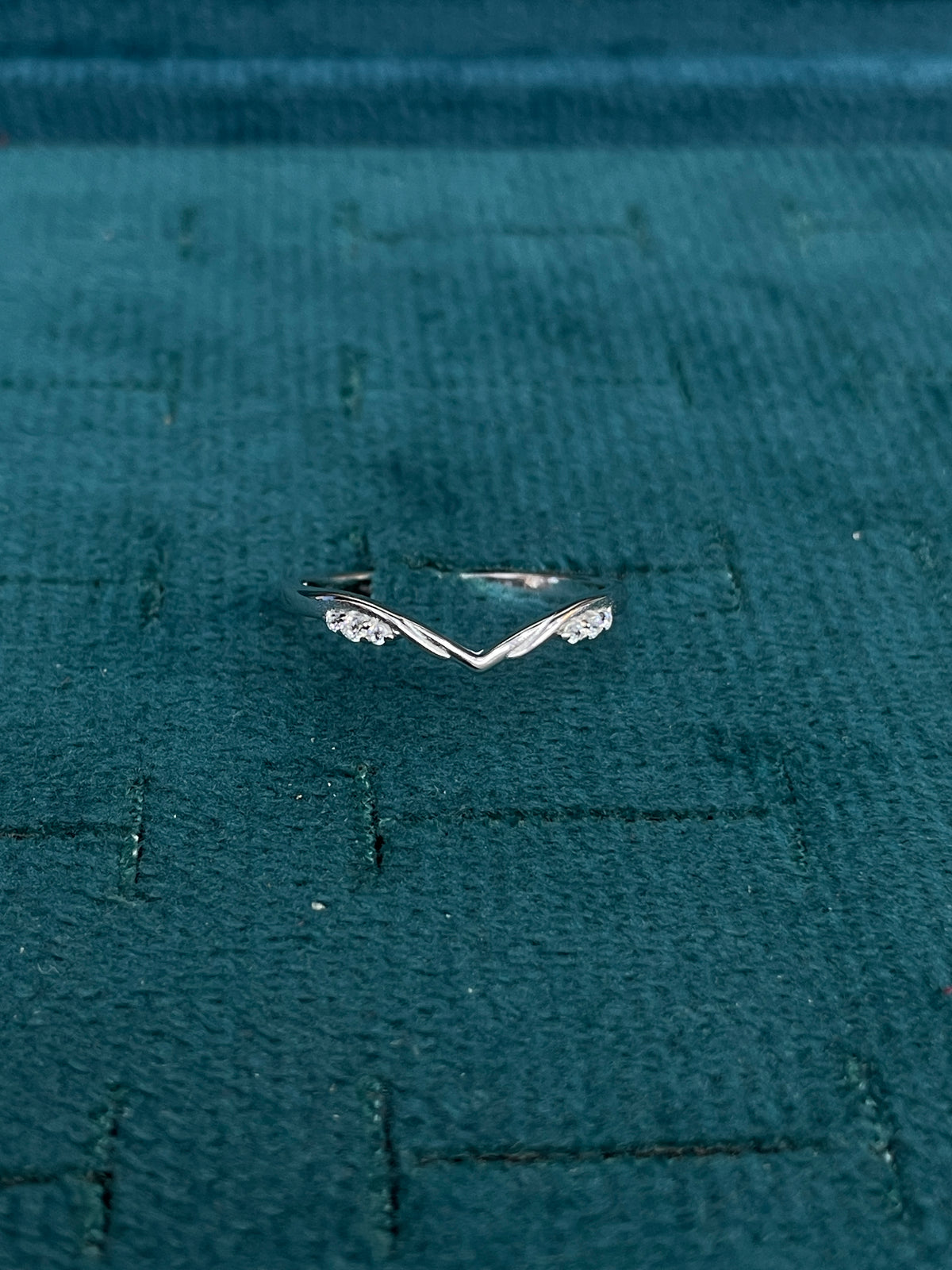92.5 Sterling Silver Twin CZ Shoulder Finger Ring