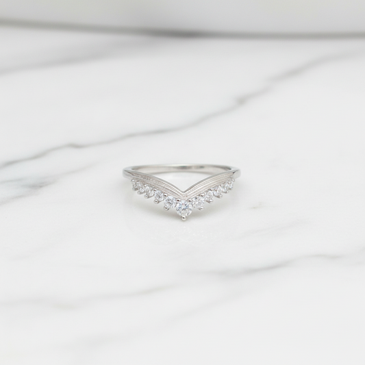 92.5 Sterling Silver Milgrain Graduated CZ Crown Finger Ring for Women