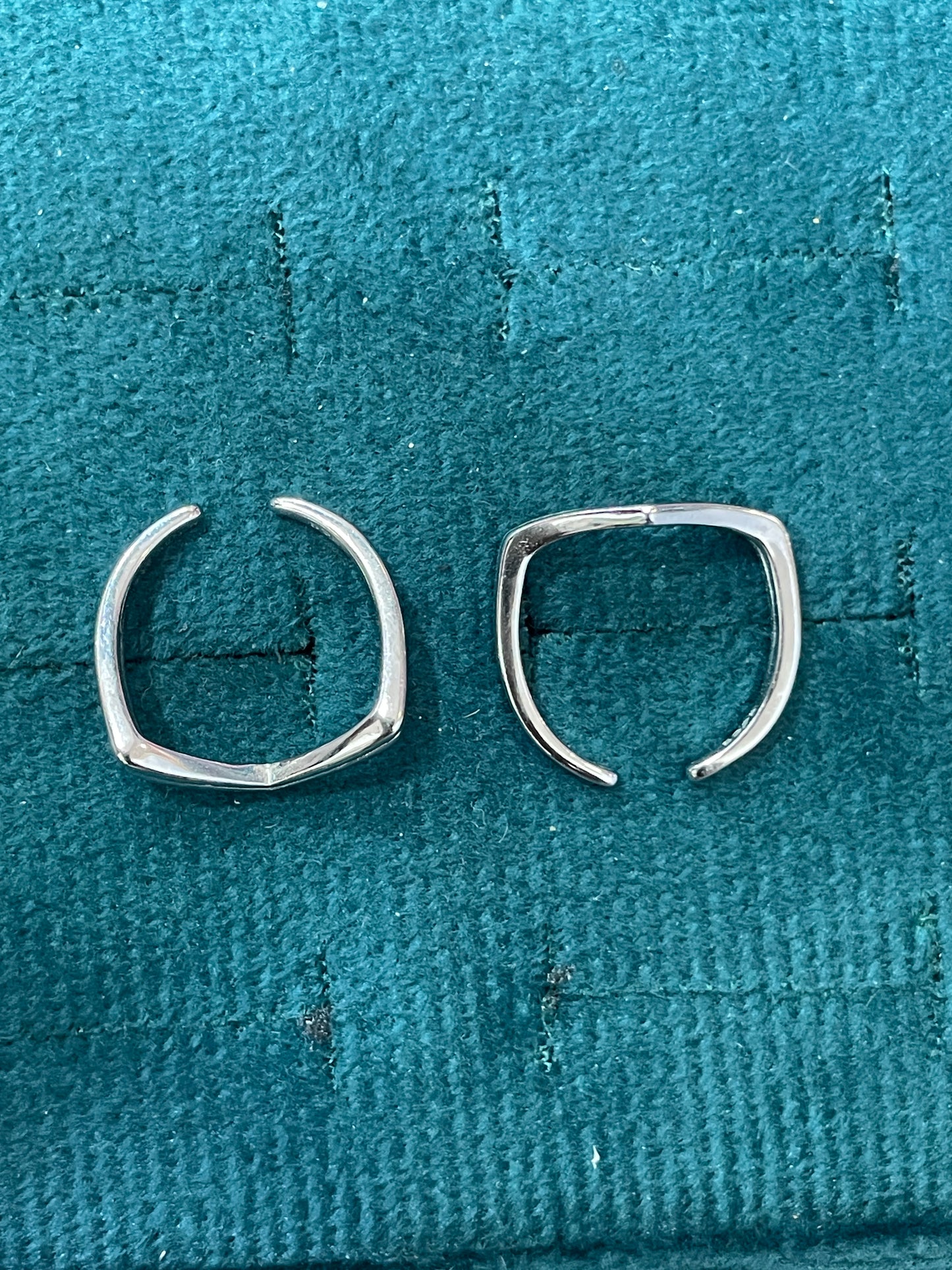 92.5 Silver V Toe Rings | Stylish Premium Design | Elegant Foot Jewellery