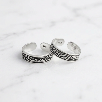 92.5 Silver Oxidised Knot Band Toe Rings