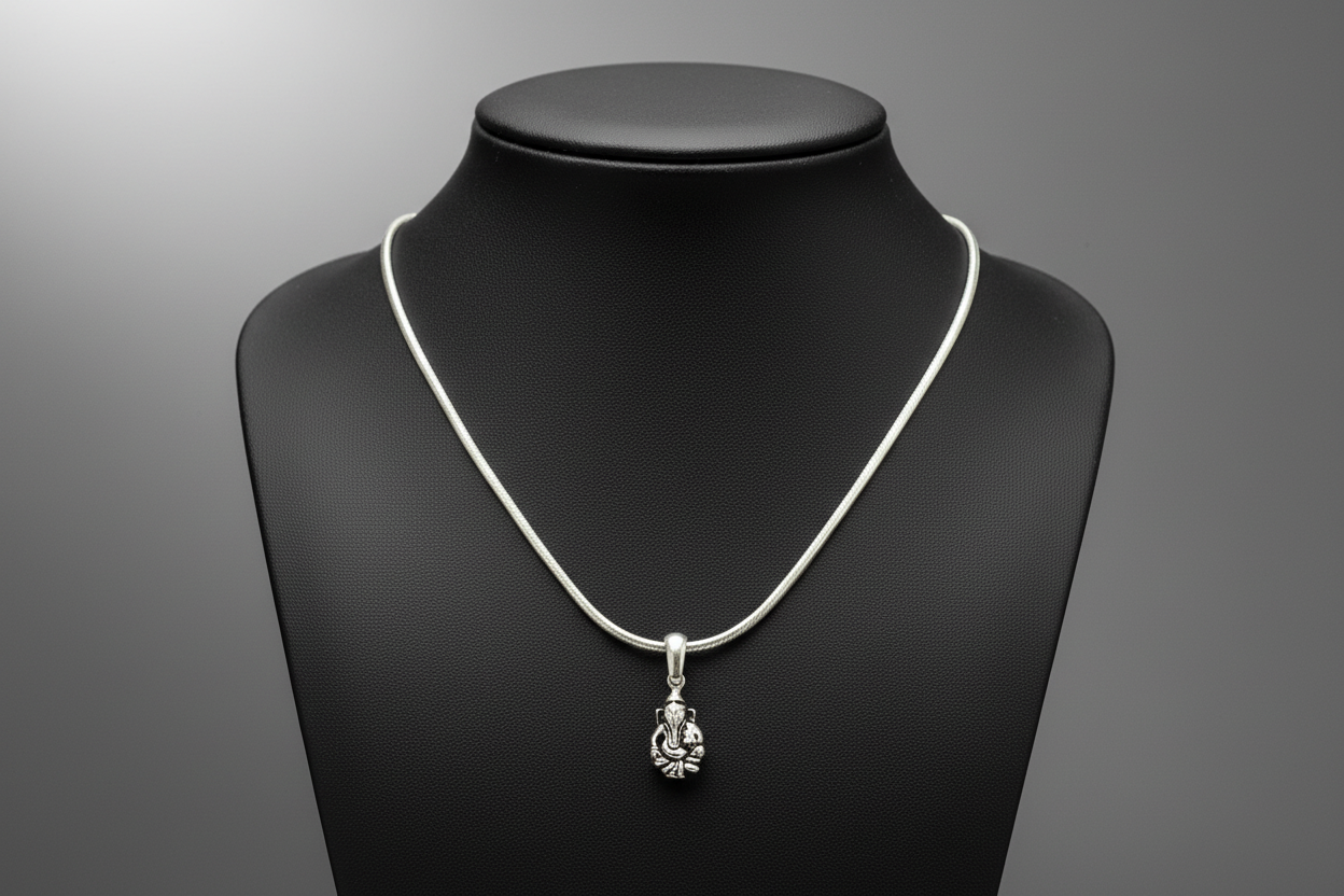 92.5 Silver Vinayaka (Ganesha) Design Pendant for Men & Women – Traditional Temple Style