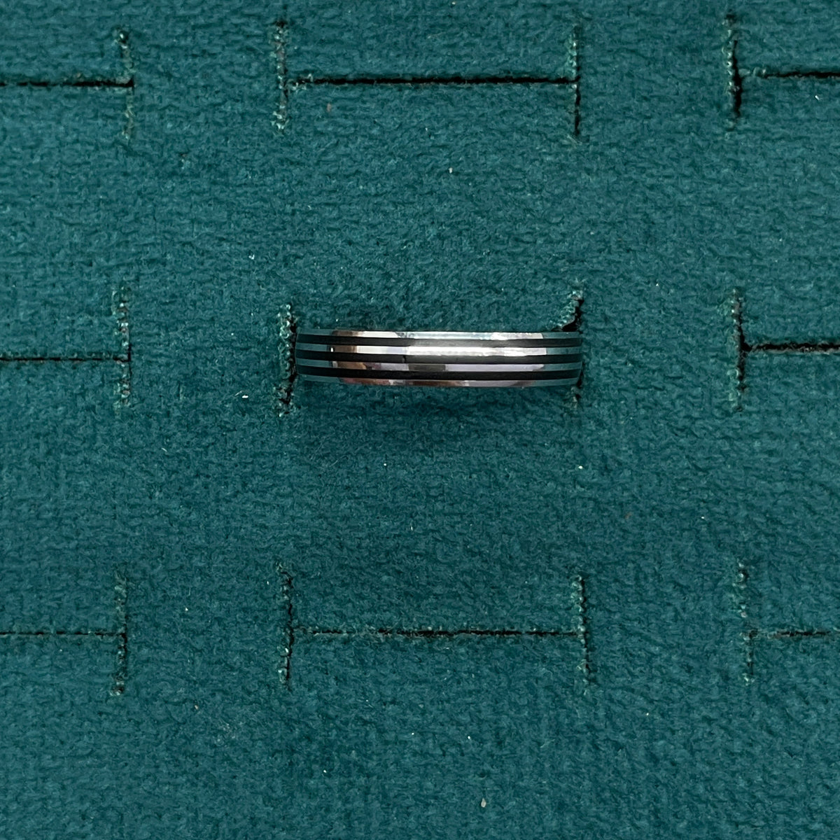 92.5 Silver Triple Black Stripe Band Ring - Size 20