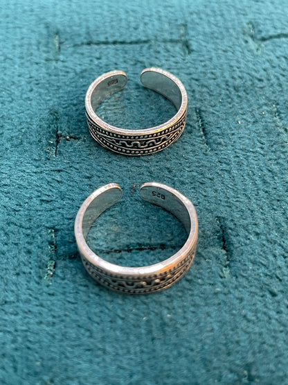 92.5 Silver Oxidised Adjustable Toe Rings for Women | Vintage Scroll Design