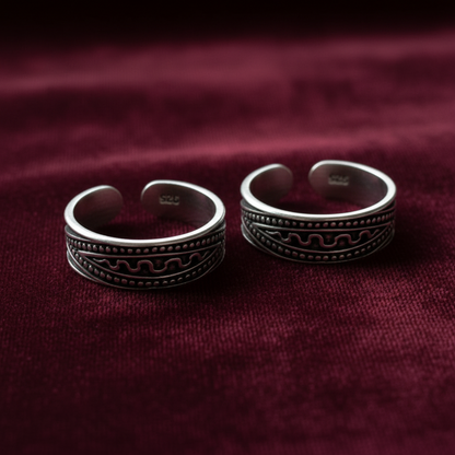 92.5 Silver Oxidised Adjustable Toe Rings for Women | Vintage Scroll Design