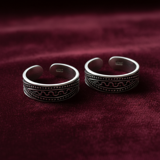 92.5 Silver Oxidised Adjustable Toe Rings for Women | Vintage Scroll Design