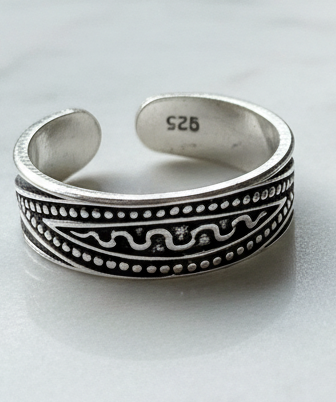 92.5 Silver Oxidised Adjustable Toe Rings for Women | Vintage Scroll Design