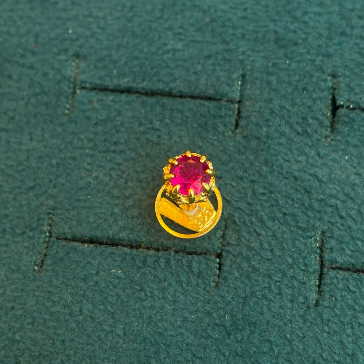 92.5 Silver Gold Plated Govinda Namalu Reversible Stud Single Piece