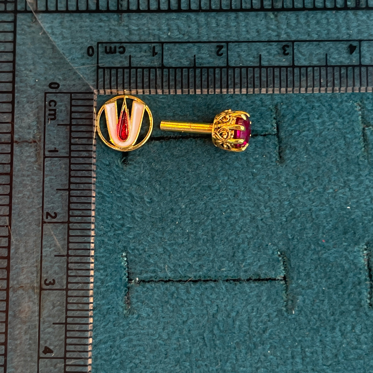 92.5 Silver Gold Plated Govinda Namalu Reversible Stud Single Piece