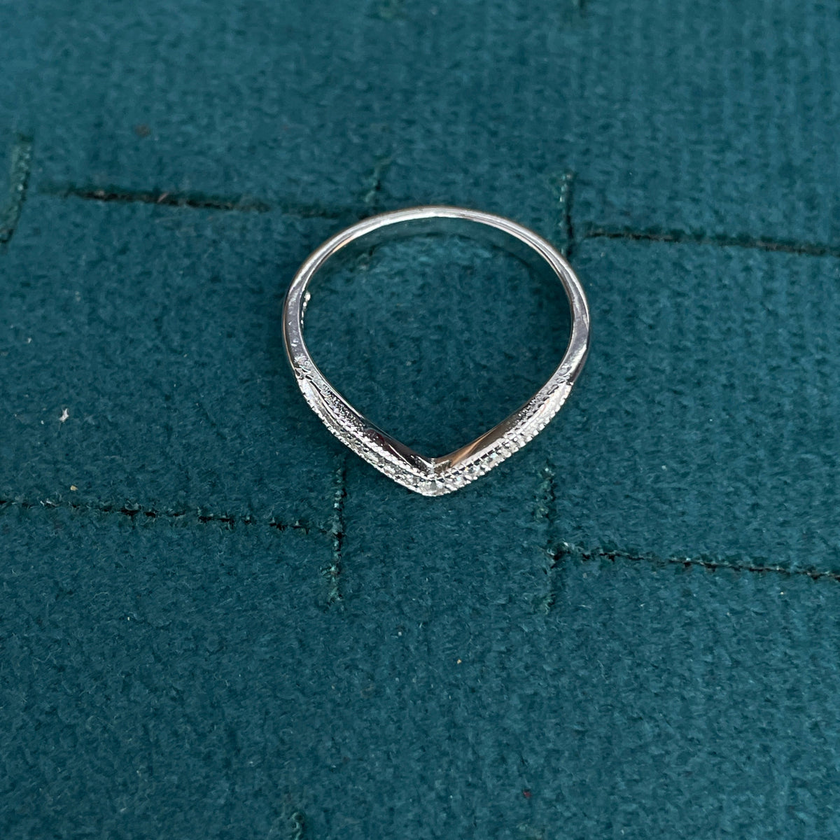 92.5 Sterling Silver V-Chevron Finger Ring