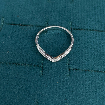 92.5 Sterling Silver V-Chevron Finger Ring
