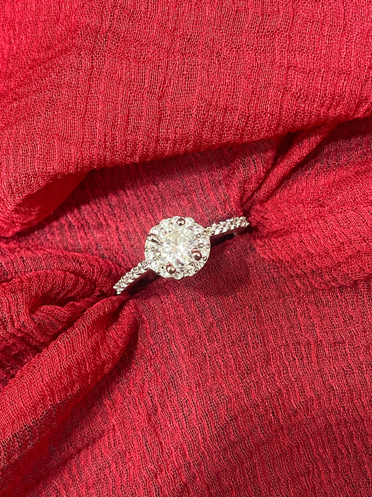 92.5 silver classy white stone ring size 9