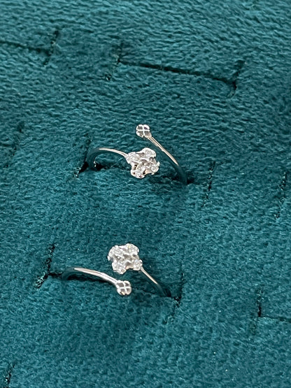 92.5 Sterling Silver Four Leaf Clover Toe Rings for Women | Lucky Charm Design