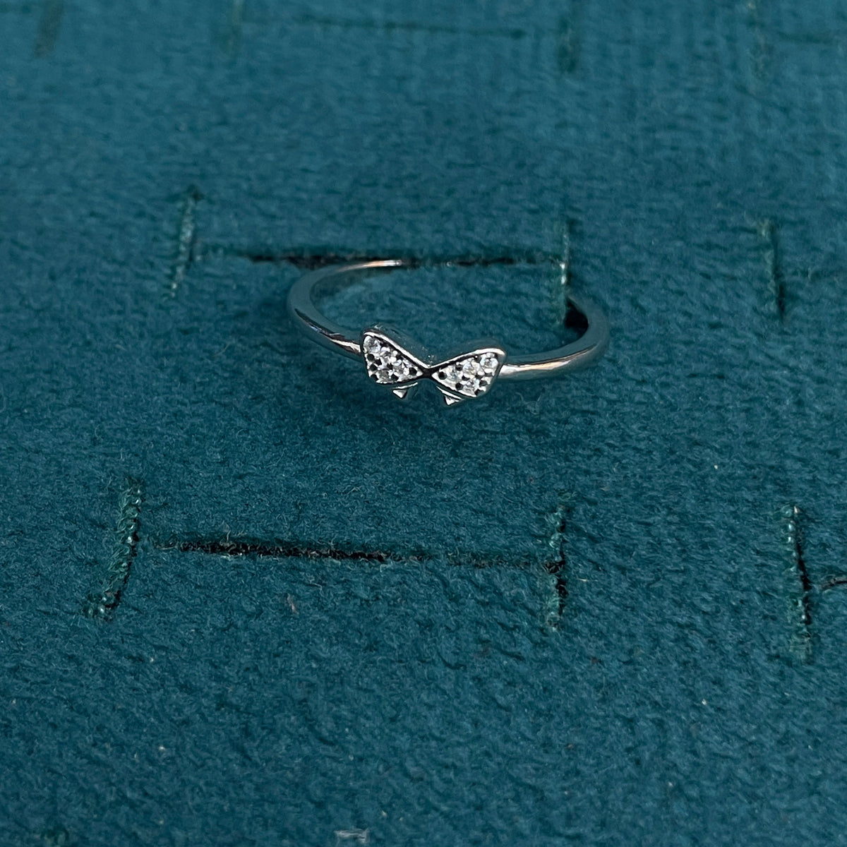 92.5 Sterling Silver Pave CZ Bow Knot Finger Ring for Women