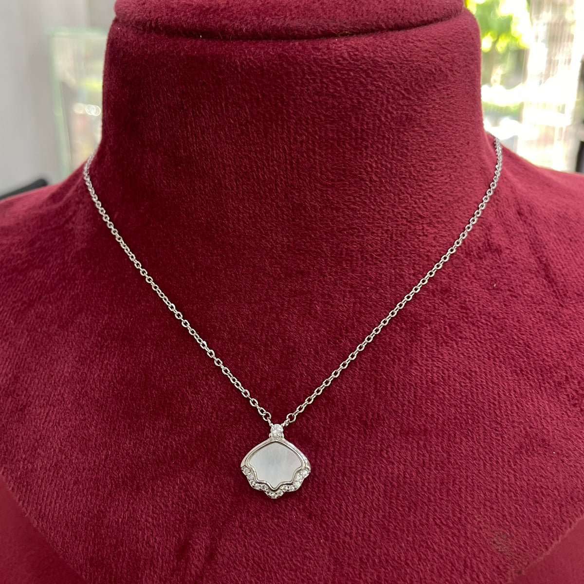 925 Silver Scalloped MOP Pendant Chain for Women