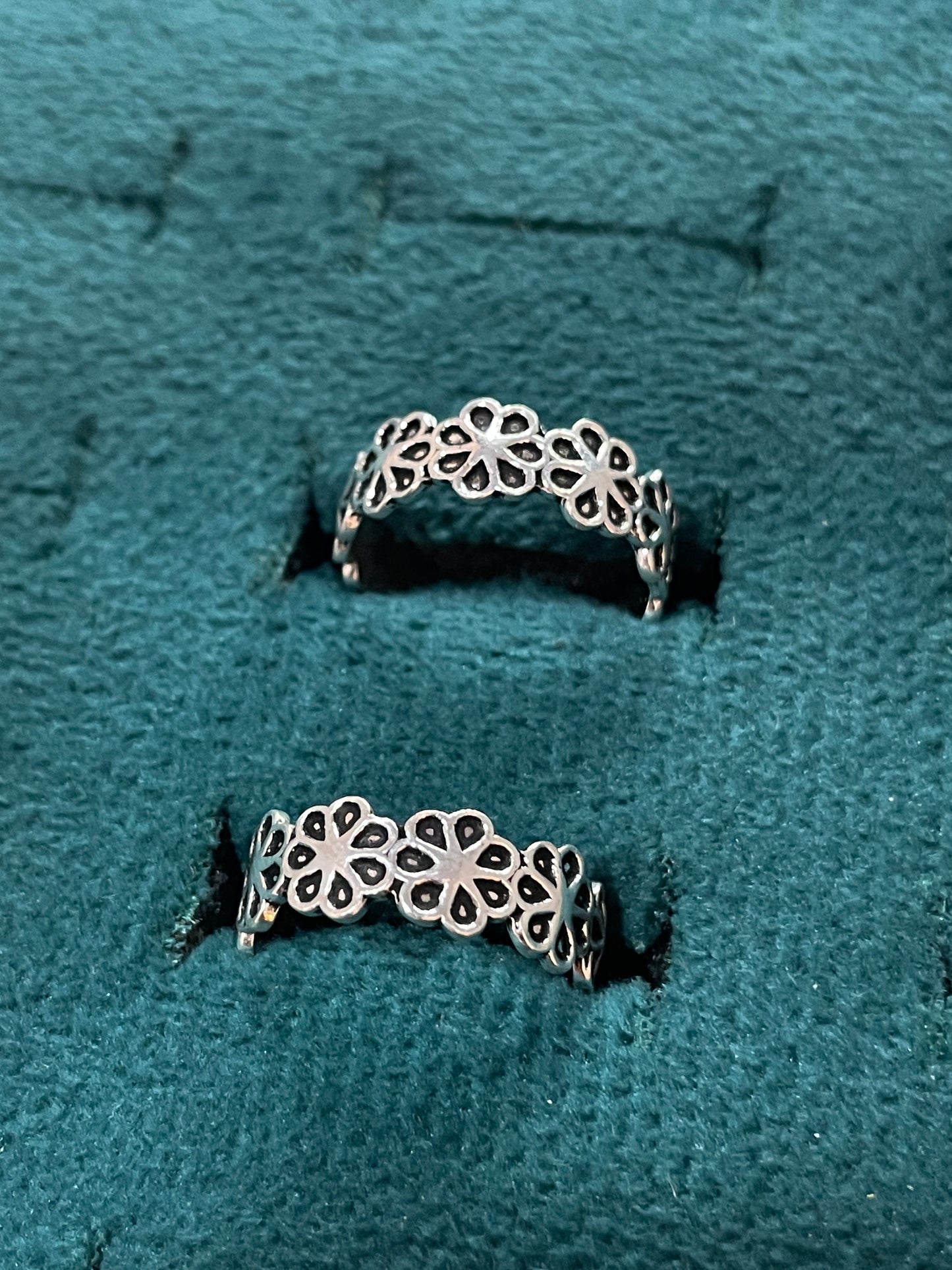 92.5 Silver Toe Rings for Women | Daisy Oxidised Design | Traditional Jewellery