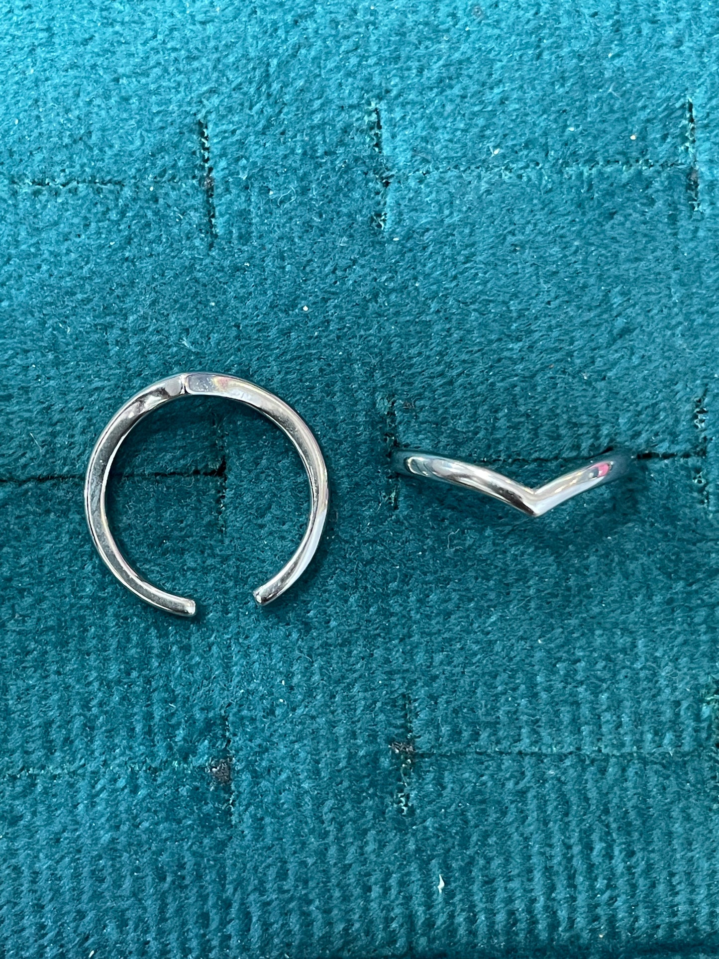 92.5 Silver Plain V Toe Rings | Stylish Minimal Design | Elegant Jewellery