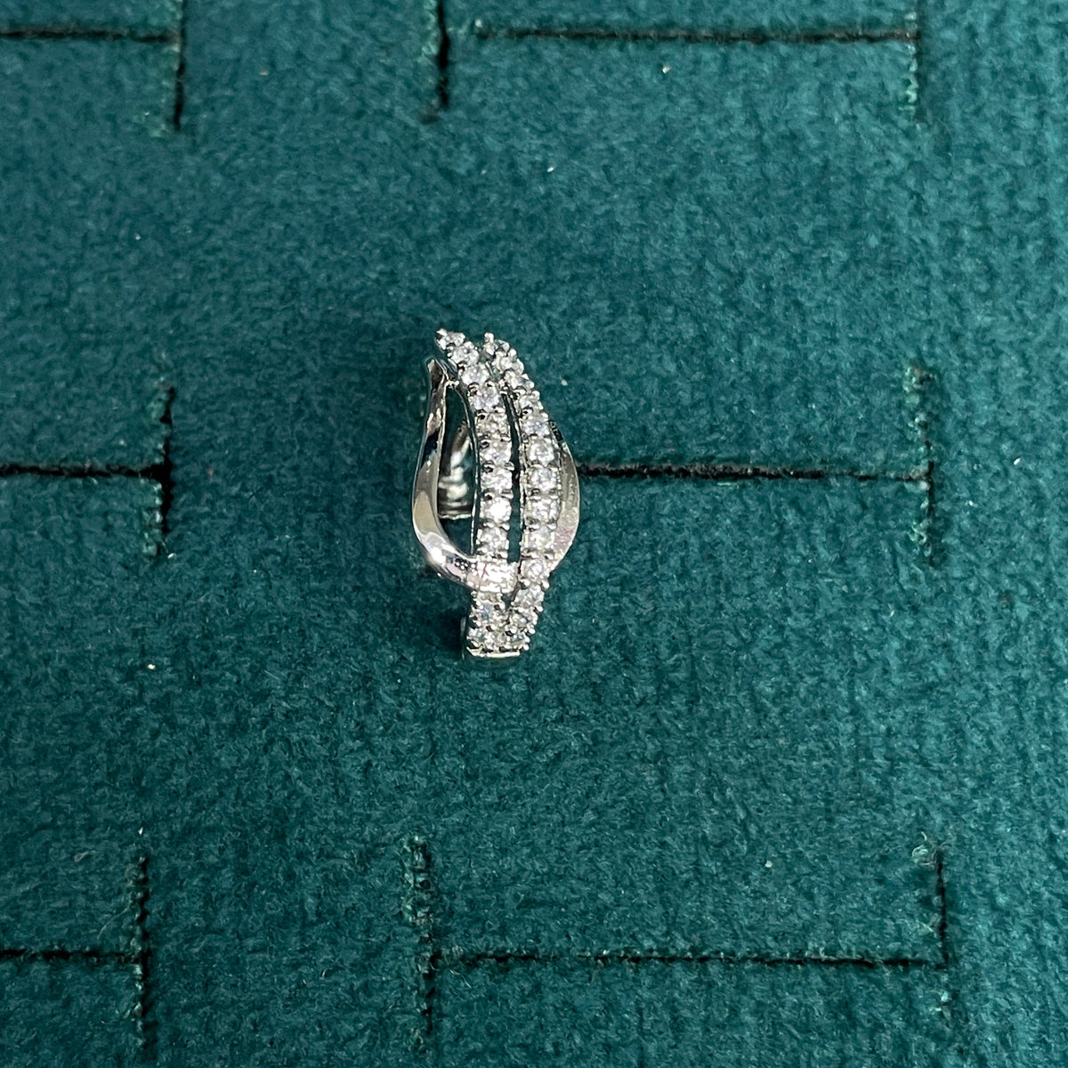 92.5 Silver Clear Stone Crossover Stud Earrings Pair