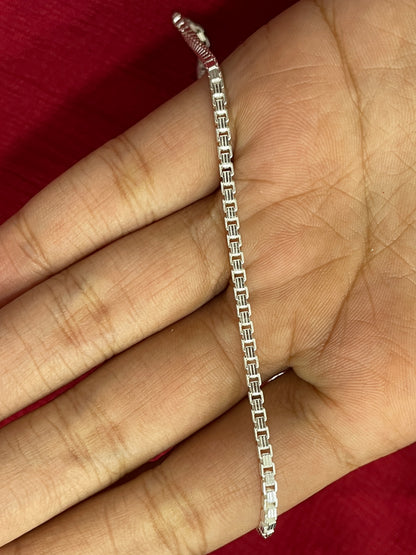 92.5 silver stylish chain 20 inches