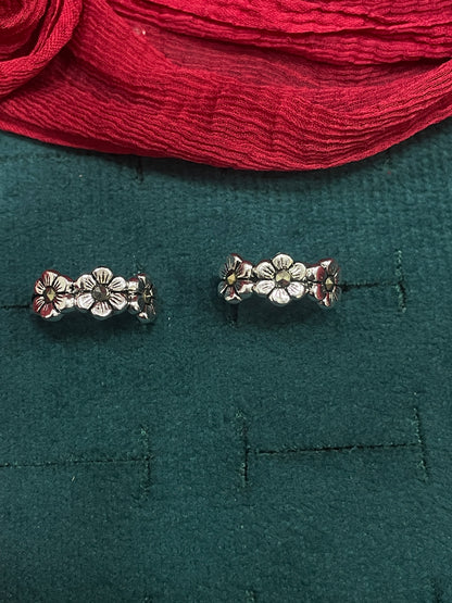 925 Sterling Silver Pyrite Floral Toe Rings for Women | Oxidised Floral Design