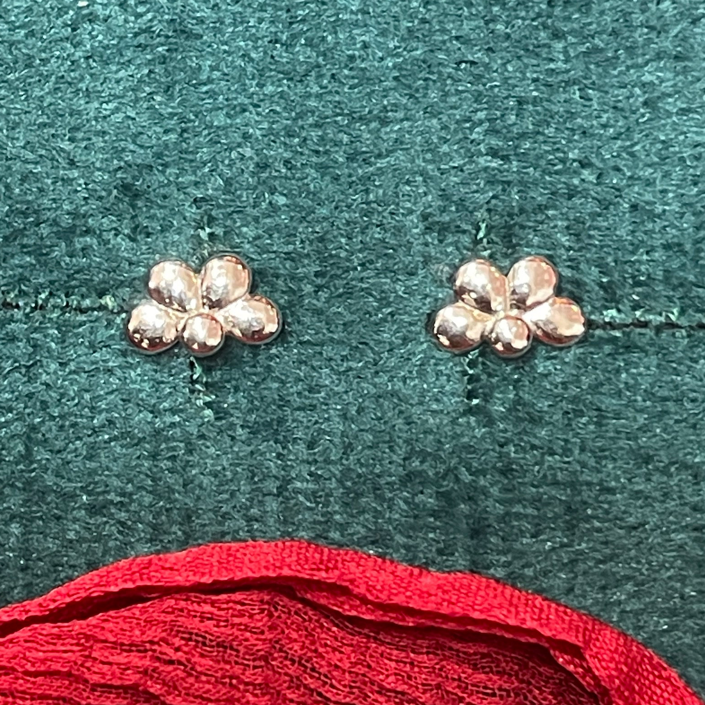 92.5 Silver Simple Flower Earrings for Women | Stylish Minimal Floral Design | Elegant Daily Wear Jewellery