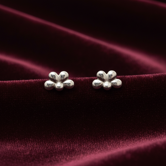 92.5 Silver Simple Flower Earrings for Women | Stylish Minimal Floral Design | Elegant Daily Wear Jewellery
