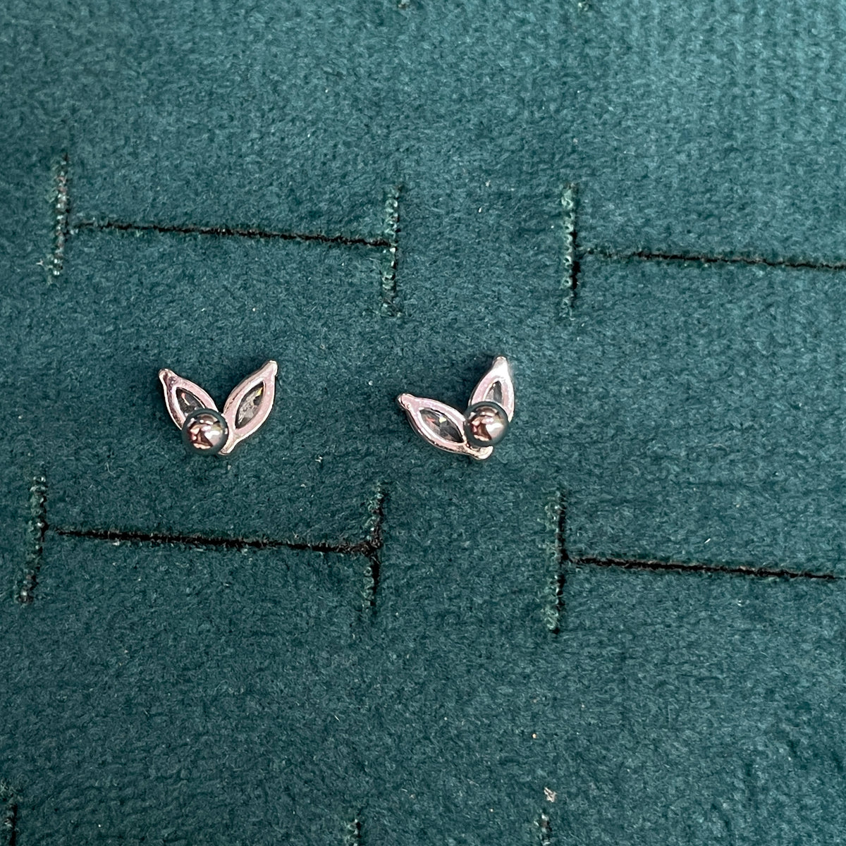 925 Silver 2 Leaf Studs- Ball back pair