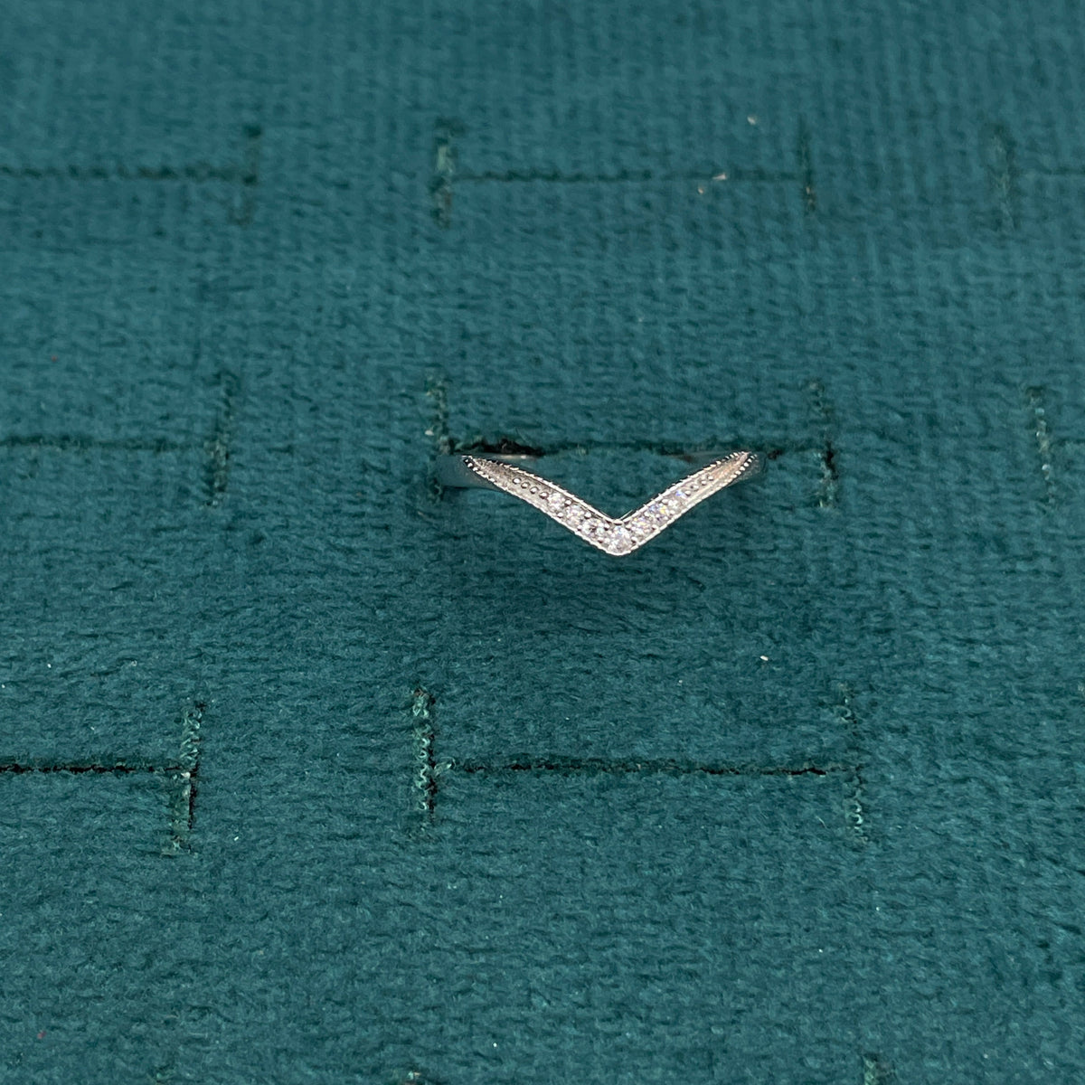 92.5 Sterling Silver V-Chevron Finger Ring