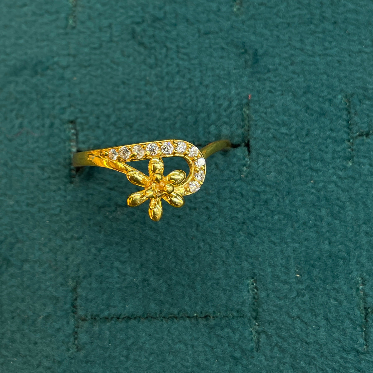 92.5 Silver Gold Plated White CZ Daisy Ring for Women