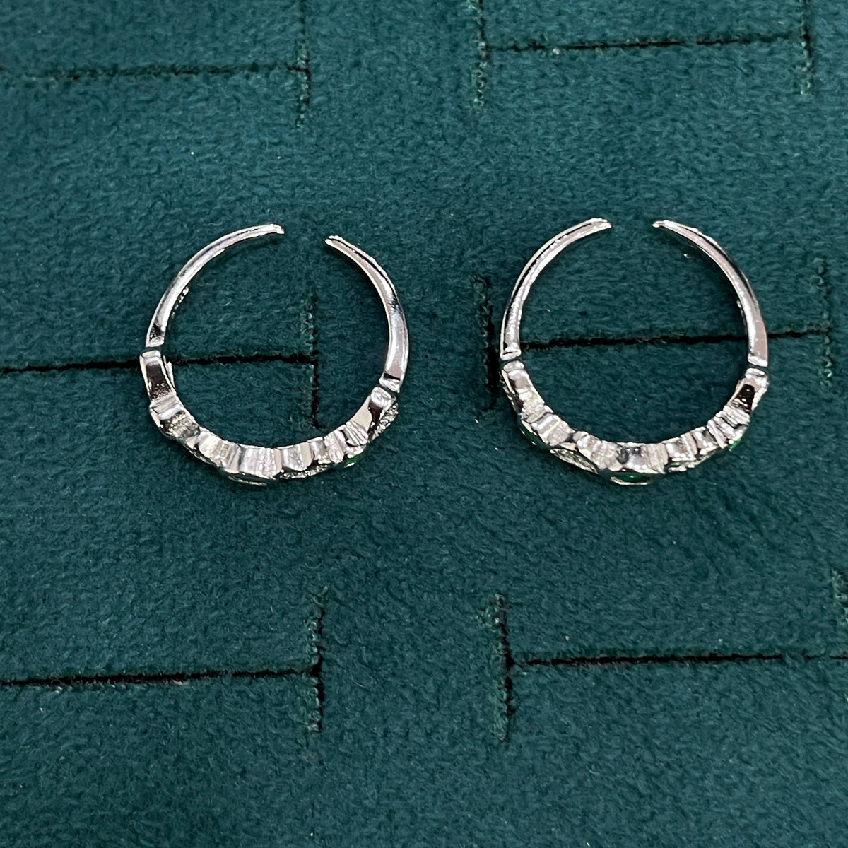 92.5 Silver Green & White CZ Eternity Band Toe Rings for Women