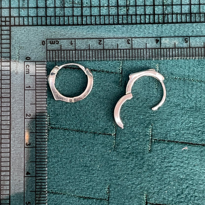 92.5 Silver Minimal Bali Earrings for Women | Elegant Hoop Style | Classic Jewellery pair