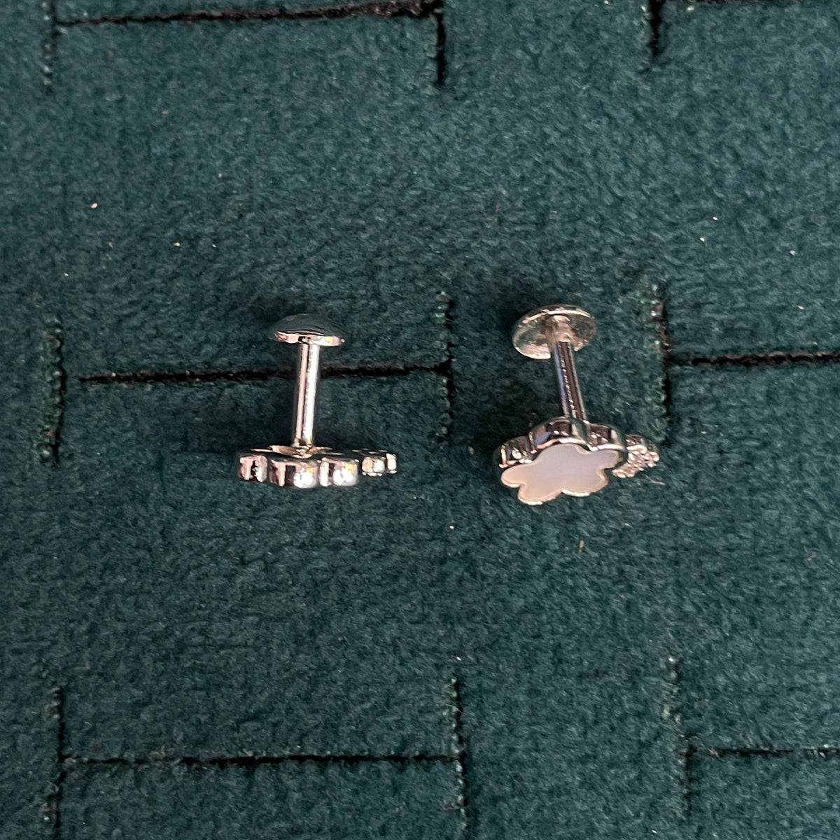 92.5 Silver White Mother-of-Pearl Flower Stud Earrings Pair