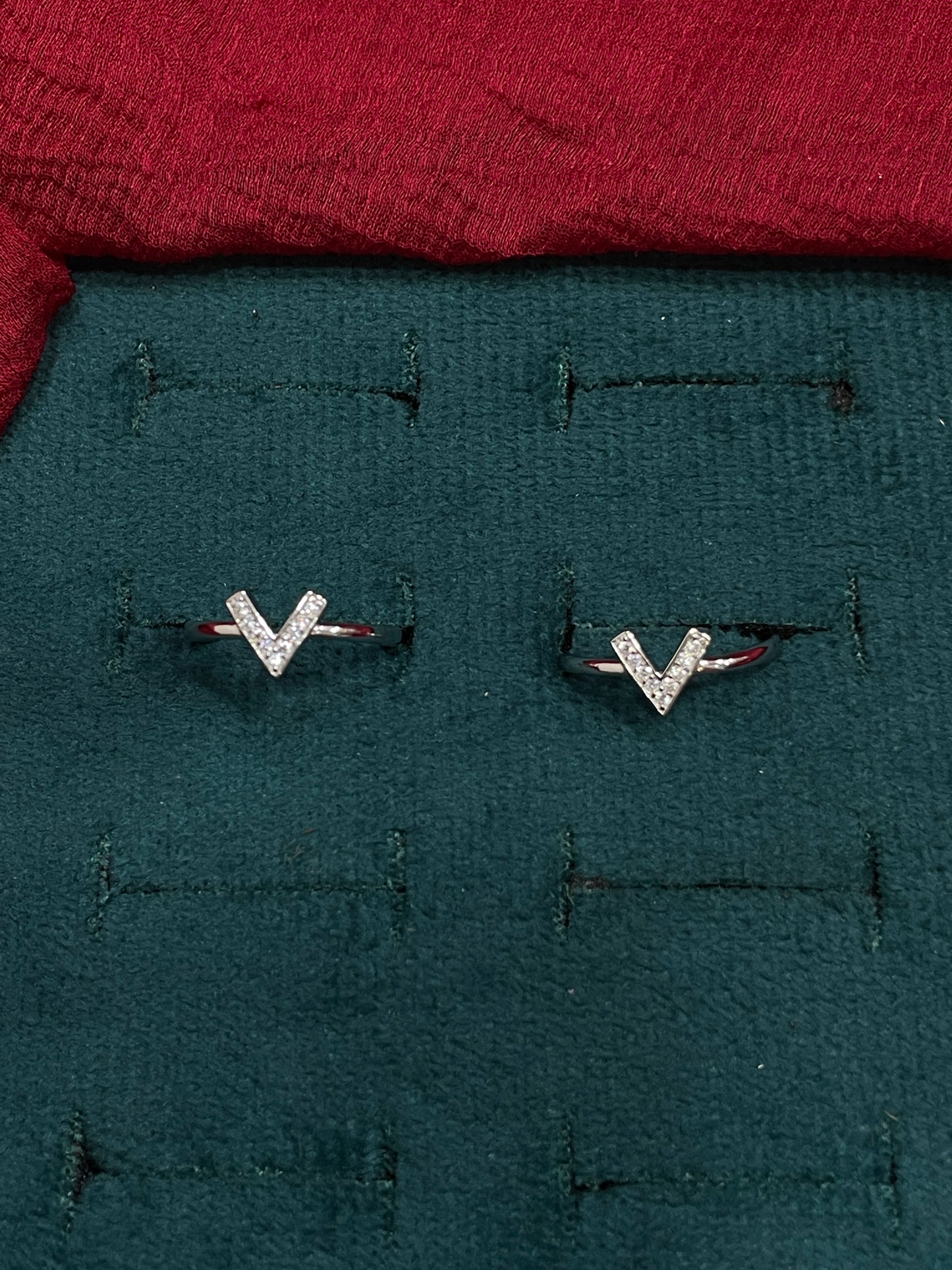 925 Silver V Toe rings