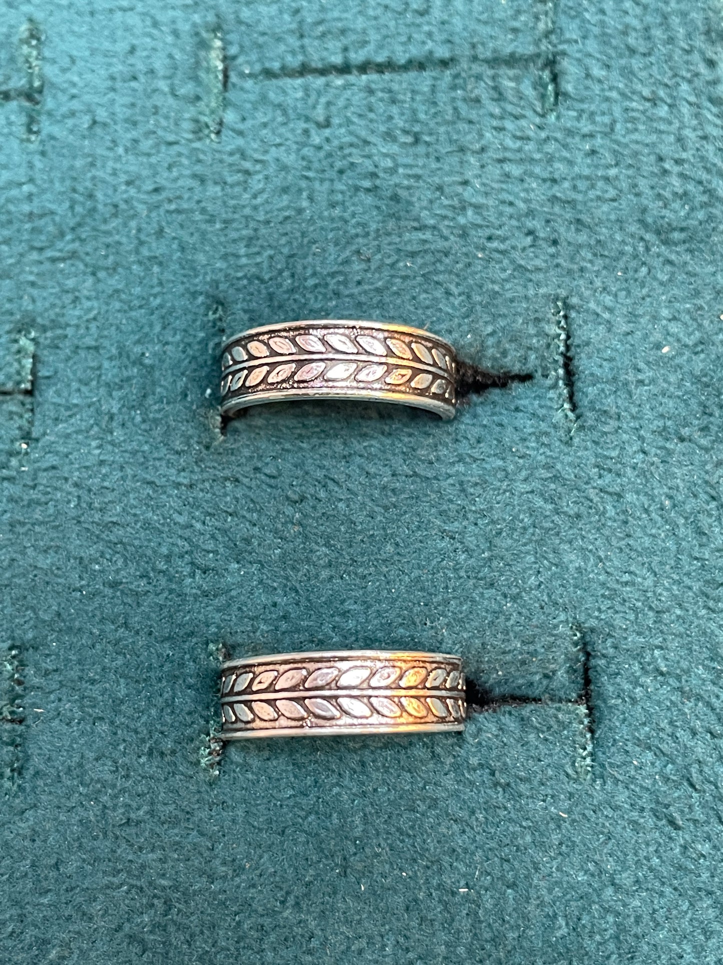 92.5 Silver Oxidised Adjustable Toe Rings for Women | Leaf Pattern Design