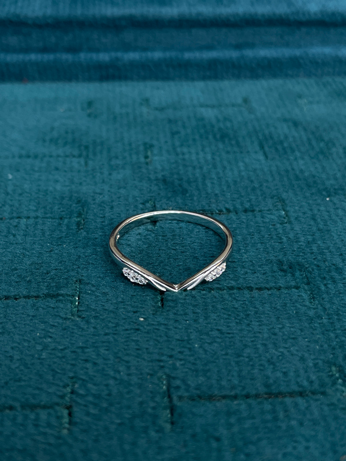 92.5 Sterling Silver Twin CZ Shoulder Finger Ring