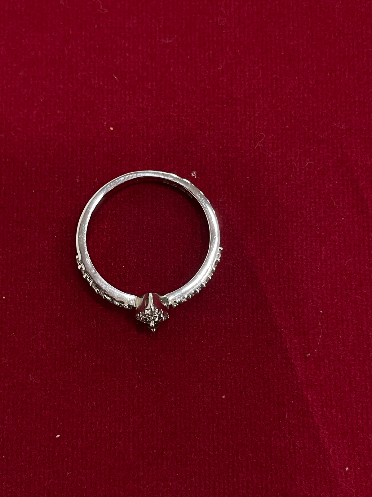 92.5 silver classy green stone ring