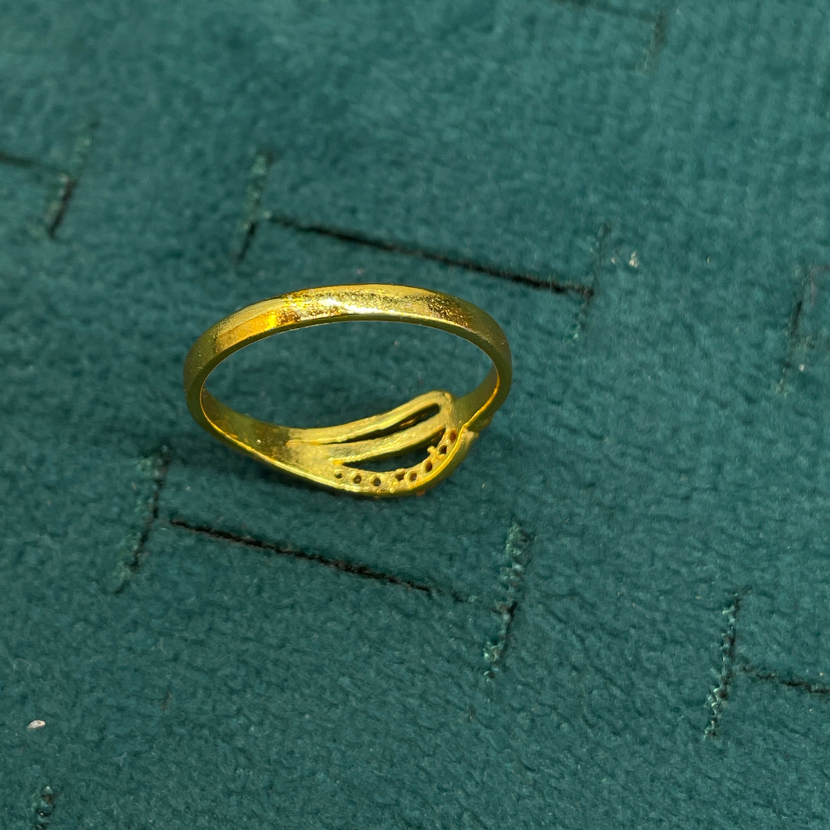 92.5 Silver Gold Plated CZ Crossover Band Ring for Women