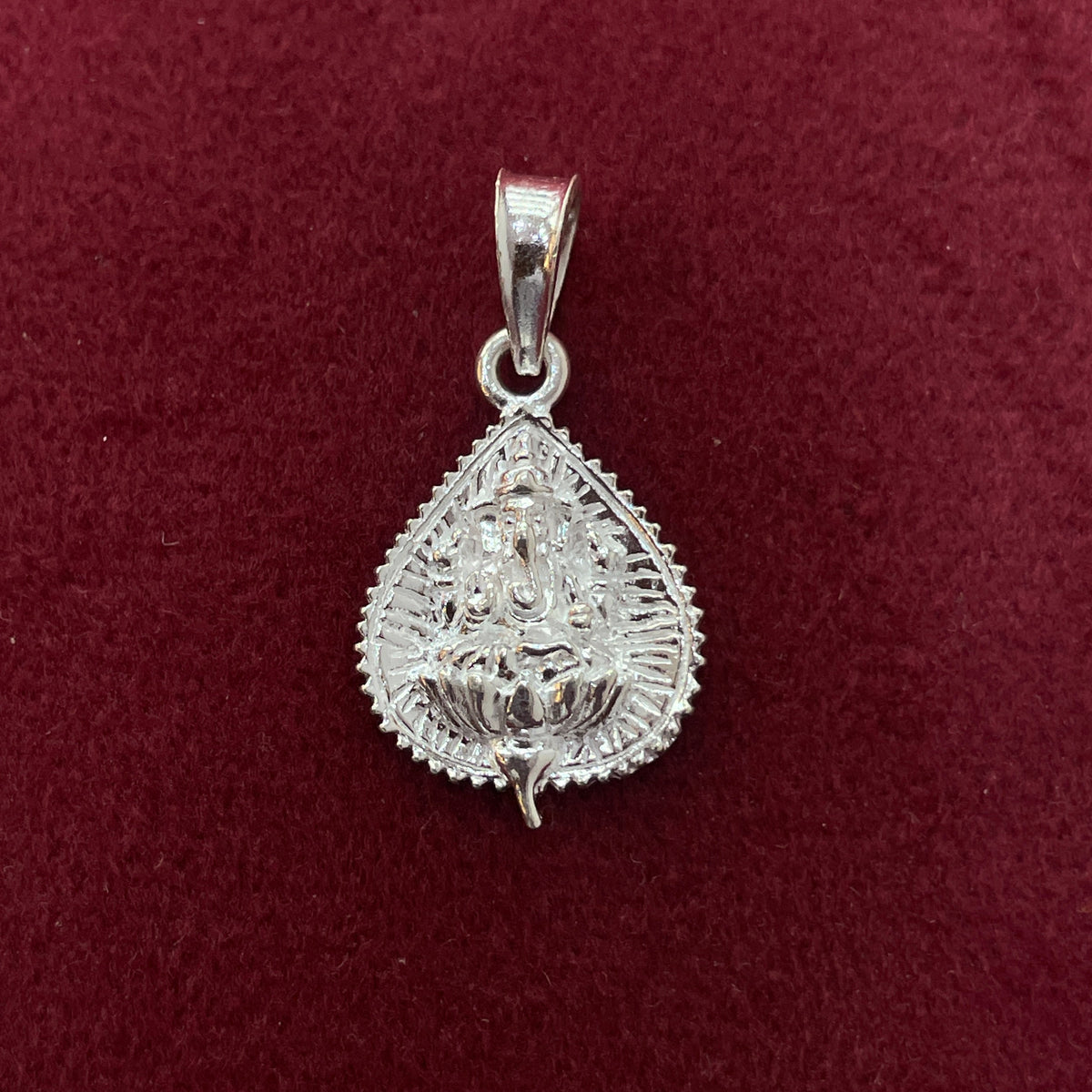 92.5 Sterling Silver Ganesha Banyan Leaf Coin Pendant