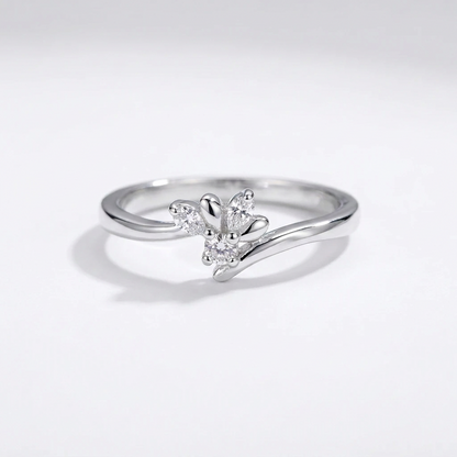 92.5 Silver Clear Stone Floral Ring for Women