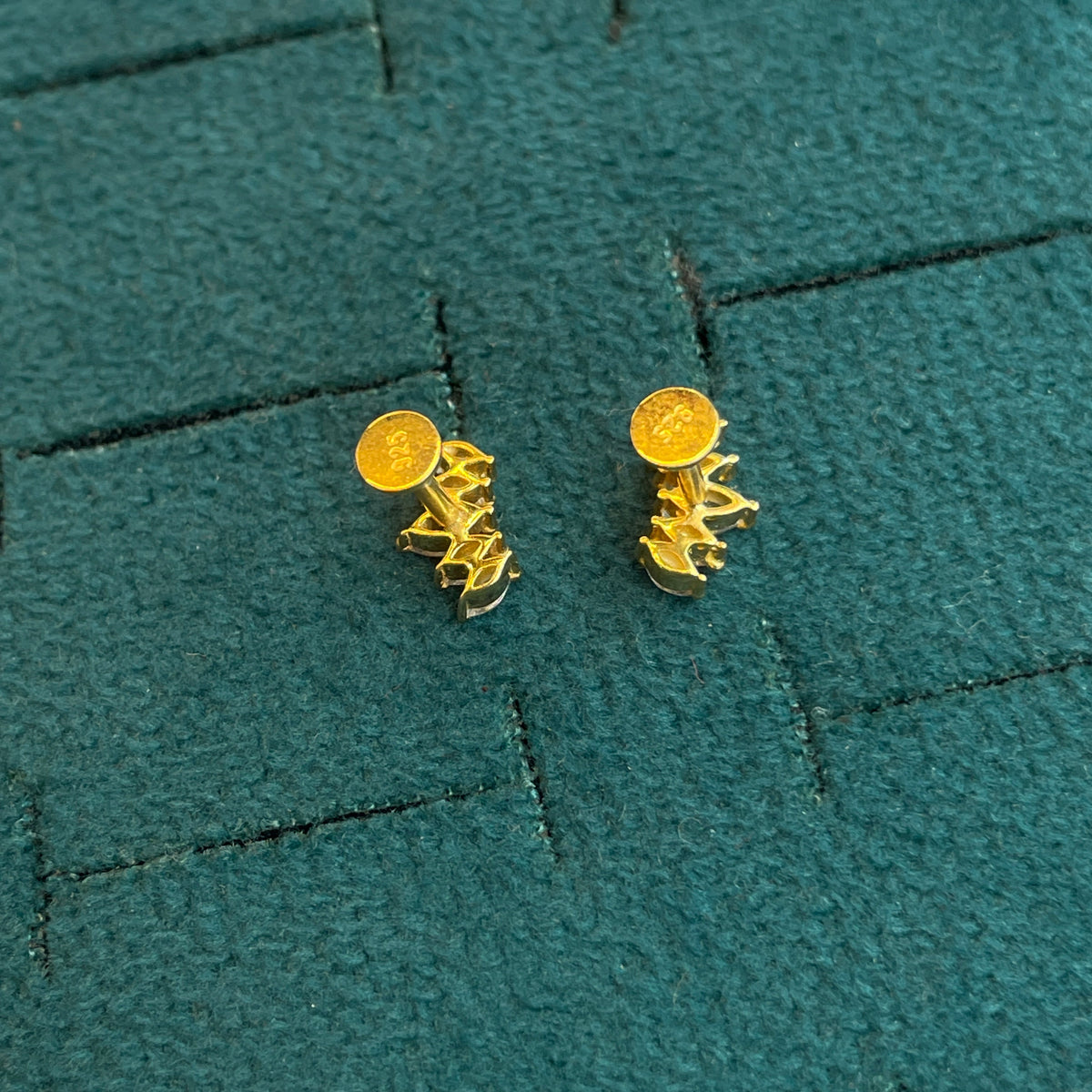 92.5 Silver Gold Plated Petite Leaf Stud Earrings Pair