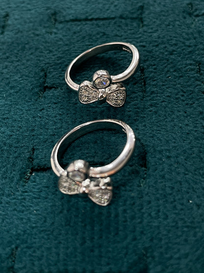 92.5 Silver Bow Stone Adjustable Toe Rings for Women | Pavé Bow & Solitaire Design