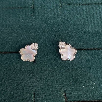 92.5 Silver White Mother-of-Pearl Flower Stud Earrings Pair