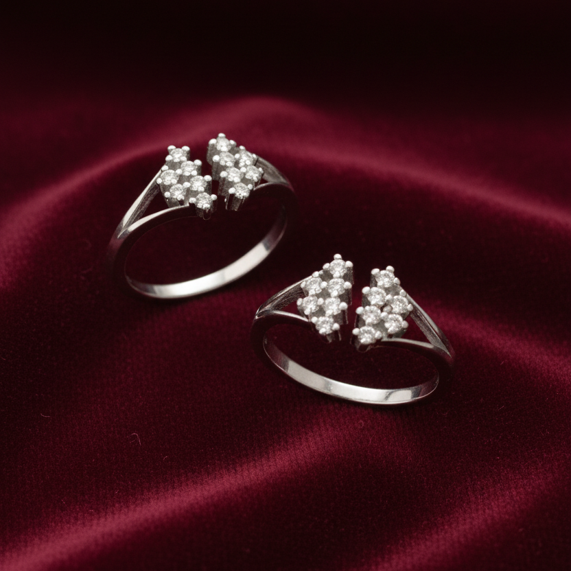 92.5 Silver Stone Cluster Clip Toe Rings for Women | V-Split Double Cluster Design