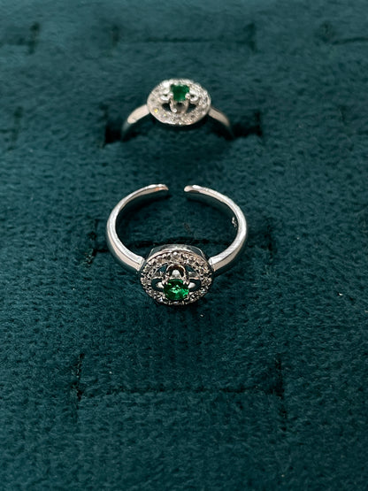 92.5 Silver Green Stone Halo Adjustable Toe Rings for Women | Circular Halo Design